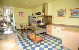 Awesome Home In Arles - Albaron - 7
