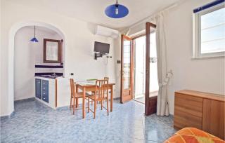 One-Bedroom Apartment In Santangelo Dischia - 9