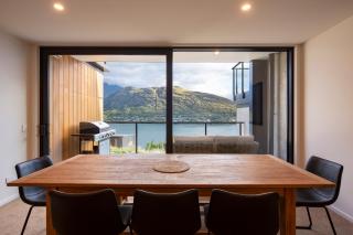 4 Bedroom Home with elevated views of Lake Wakatipu & The Remarkables - Queenstown - 3