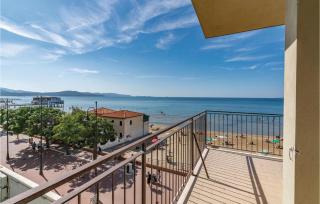 Beautiful Apartment In Follonica Gr - Follonica - 6