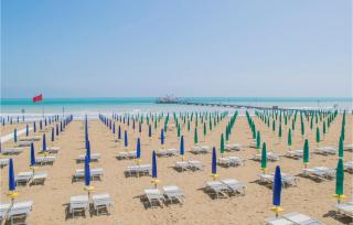 2 Bedroom Lovely Apartment In Bibione - Bibione - 7