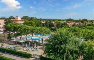 2 Bedroom Lovely Apartment In Bibione - Bibione - 4