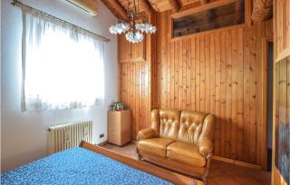 2 Bedroom Stunning Home In Luino - 1