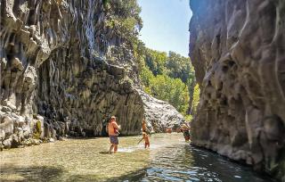 Lovely Apartment In Giardini Naxos - 4
