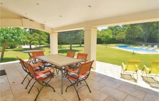 Lovely Home In St Cannat - 9