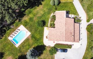 Lovely Home In St Cannat - 8