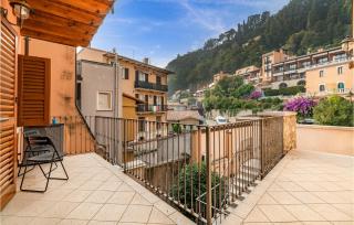Awesome Apartment In Toscolano Maderno - 9