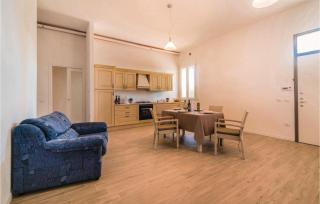 Gorgeous Apartment In Valnogaredo Pd - Boccon - 2
