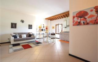 Stunning Apartment In Montagnana - 5