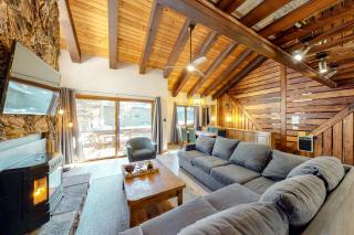 Mammoth Pines 11 - 6