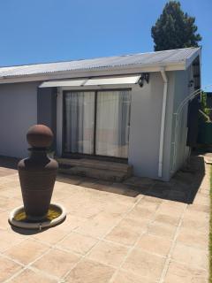 The Noble Dew Self Catering Guest House - 4