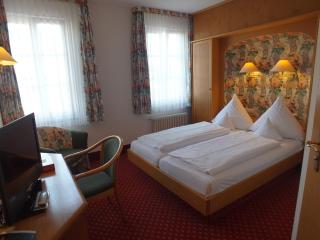 Hotel-Gasthof Zum Weyssen Rössle - 8