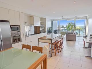 Blue on Blue Apartment 932 - 6