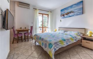 Studio Apartment In Medulin - 9
