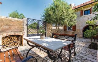 Two-Bedroom Holiday Home In Krnica - Krnica - 0
