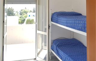 2 Bedroom Lovely Apartment In Gallipoli - 2
