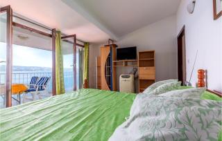 Nice Apartment In Lokva Rogoznica - Celina - 1