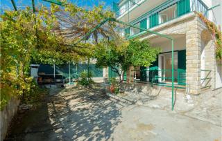 3 Bedroom Lovely Apartment In Brodarica - Brodarica - 0