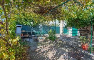 3 Bedroom Lovely Apartment In Brodarica - 9