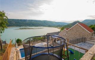 Gorgeous Home In Ricice With Lake View - Ričice - 4