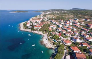 Four-Bedroom Holiday Home In Rogoznica - 8