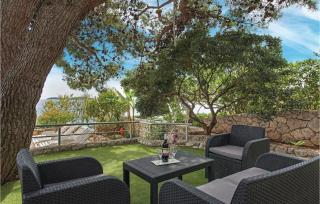 Four-Bedroom Holiday Home In Rogoznica - Rogoznica - 6