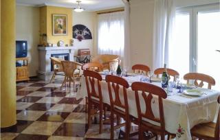Awesome Home In Portman With Kitchen - 9