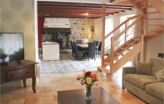 Gorgeous Home In Pleudihen Sur Rance - 9