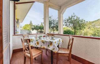 Gorgeous Apartment In Castellabate Sa - Castellabate - 9