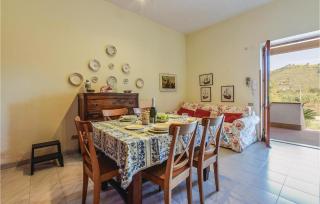 Gorgeous Apartment In Castellabate Sa - Castellabate - 3