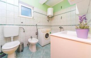 Three-Bedroom Holiday Home Poljica With Sea View 07 - Poljica - 9