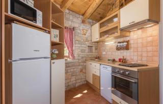 One-Bedroom Holiday Home In Cukrici - 9
