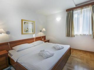 Apartment Punta in Veli Losinj with pools - Veli Lošinj - 2