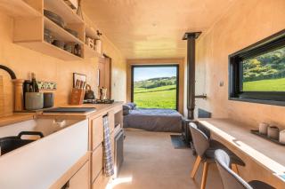 Off-grid, Eco Tiny Home Nestled In Nature - Alton Pancras - 9