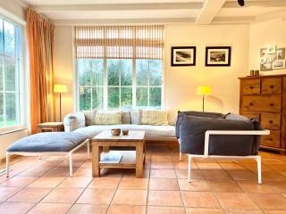 Uniek huis onderaan de duinen -veel privacy- eigen parkeerplaats - 8