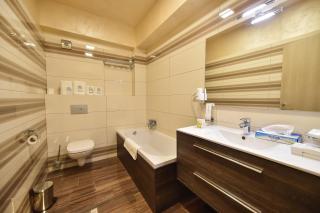 White Tower Private Apartment Beach View - Mamaia - 3