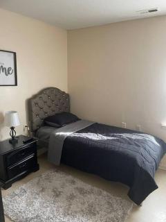 Beautiful Spacious 3 BR brick home for the family - Decatur - 6