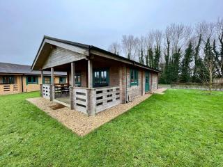 Reeds Lodge, Lake Pochard - South Cerney - 0