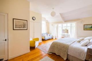 Brecon Beacons Old Vicarage, stunning garden & views - 4