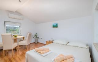 Amazing Apartment In Malinska Dubasnica - Malinska - 7