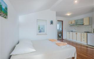 Amazing Apartment In Malinska Dubasnica - Malinska - 8