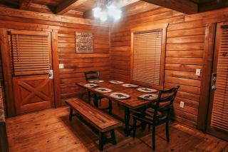 Mama Bear's Retreat - Sevierville - 2