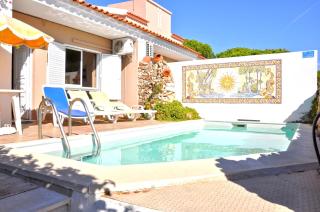 A modern, comfortable and well equipped linked villa with private pool and A/c - Quarteira - 9