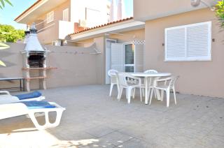 A modern, comfortable and well equipped linked villa with private pool and A/c - Quarteira - 4