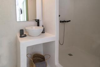 White Orchid Cave House & Studio - 8