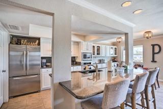 Outdoor Kitchen, Hot Tub! Scottsdale Family Home - 1