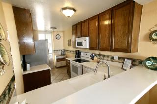 D2 - Breakwater Bungalow - Oceanside - 5
