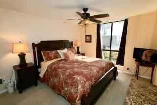 D2 - Breakwater Bungalow - Oceanside - 2