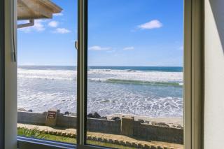 E20 - Tropical Paradise - On-the-Sand - Oceanside - 2