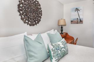 E105 - Seascape Stay - On-the-Sand - Oceanside - 1